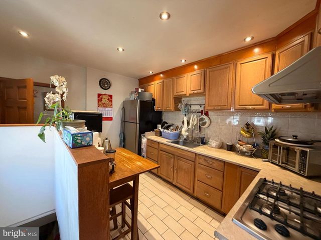 1500 S 6TH ST, Philadelphia, PA 19147