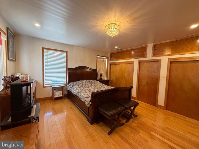1500 S 6TH ST, Philadelphia, PA 19147