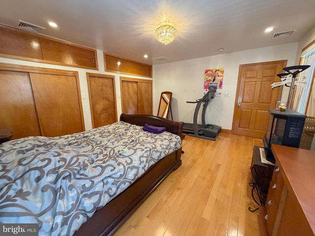 1500 S 6TH ST, Philadelphia, PA 19147