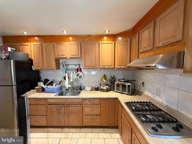 1500 S 6TH ST, Philadelphia, PA 19147