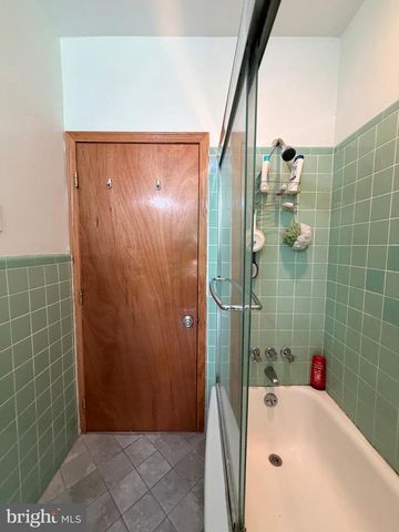 1500 S 6TH ST, Philadelphia, PA 19147
