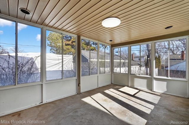 4414 Robinwood Avenue, Royal Oak Charter Township, MI 48073