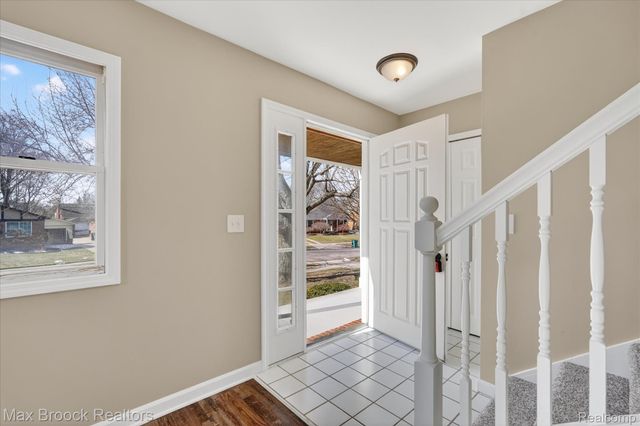 4414 Robinwood Avenue, Royal Oak Charter Township, MI 48073