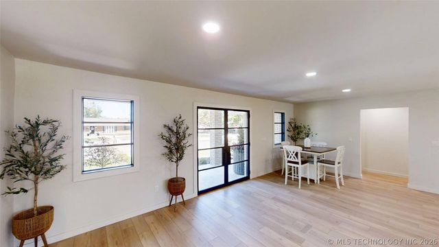 2200 Cloverleaf Place, Ardmore, OK 73401