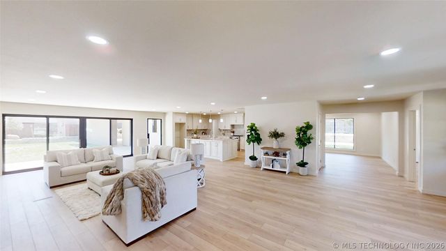2200 Cloverleaf Place, Ardmore, OK 73401
