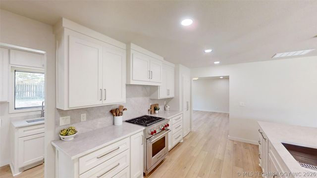 2200 Cloverleaf Place, Ardmore, OK 73401