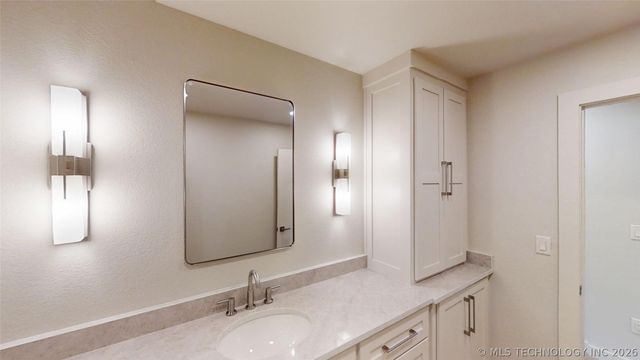 2200 Cloverleaf Place, Ardmore, OK 73401
