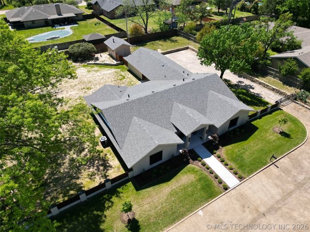 2200 Cloverleaf Place, Ardmore, OK 73401