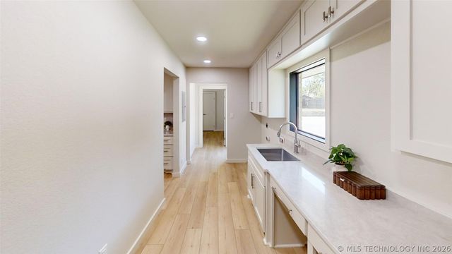 2200 Cloverleaf Place, Ardmore, OK 73401