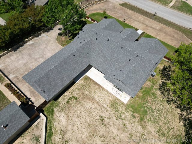 2200 Cloverleaf Place, Ardmore, OK 73401