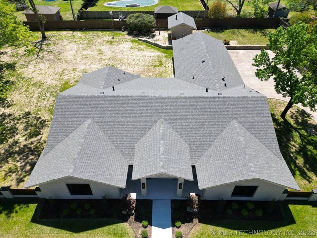 2200 Cloverleaf Place, Ardmore, OK 73401