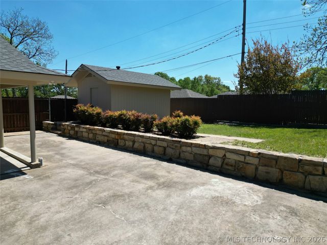 2200 Cloverleaf Place, Ardmore, OK 73401