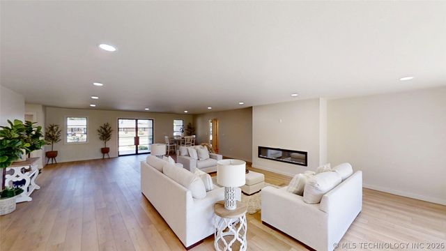 2200 Cloverleaf Place, Ardmore, OK 73401