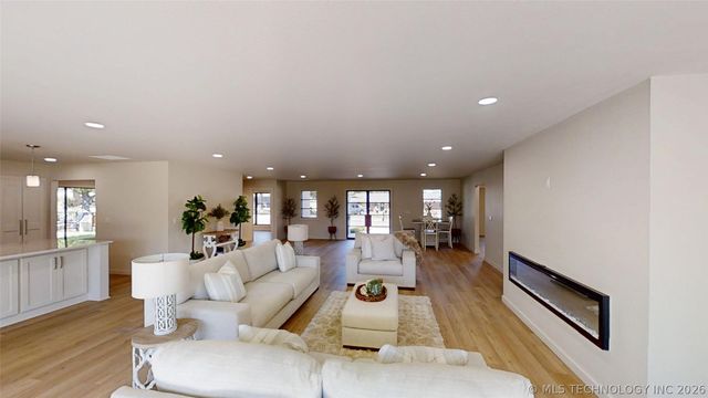 2200 Cloverleaf Place, Ardmore, OK 73401