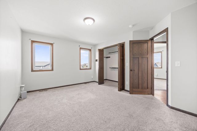 197 Eau Claire Avenue SE, Hutchinson, MN 55350