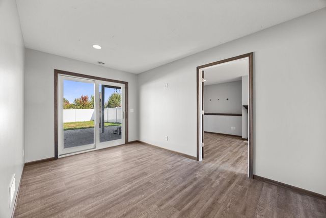 197 Eau Claire Avenue SE, Hutchinson, MN 55350