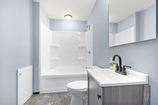 197 Eau Claire Avenue SE, Hutchinson, MN 55350