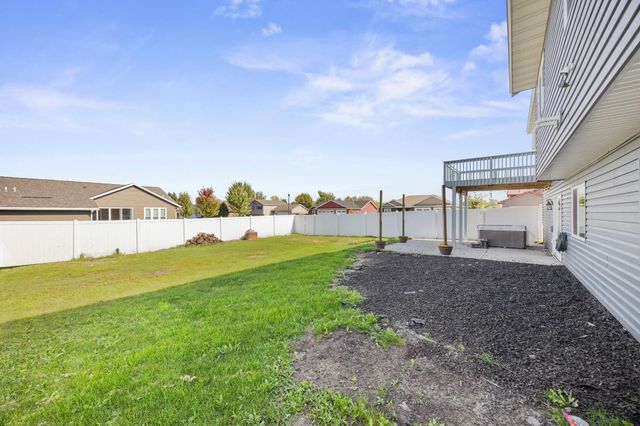 197 Eau Claire Avenue SE, Hutchinson, MN 55350