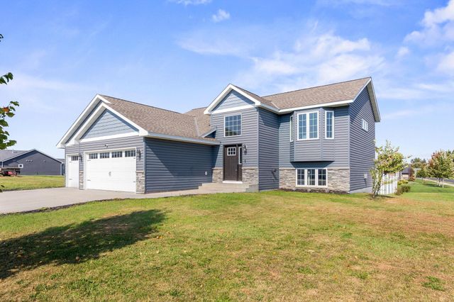 197 Eau Claire Avenue SE, Hutchinson, MN 55350