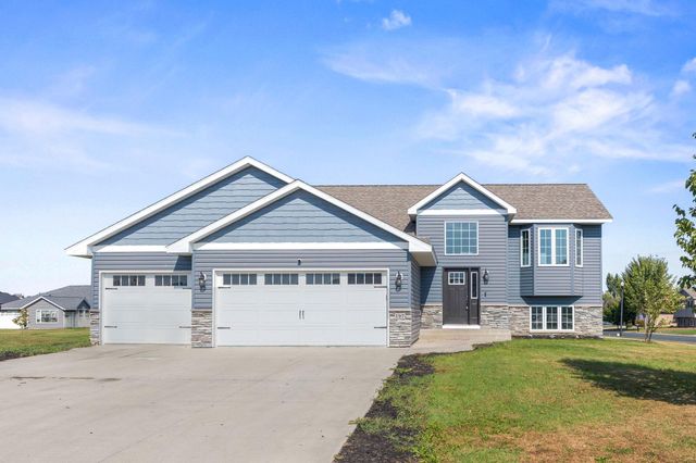 197 Eau Claire Avenue SE, Hutchinson, MN 55350