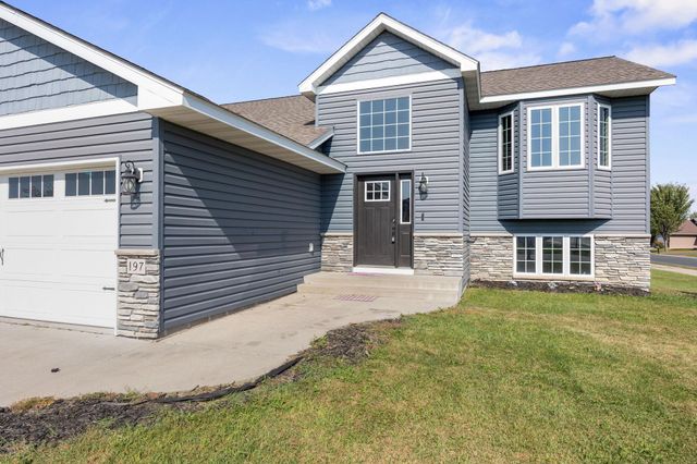197 Eau Claire Avenue SE, Hutchinson, MN 55350