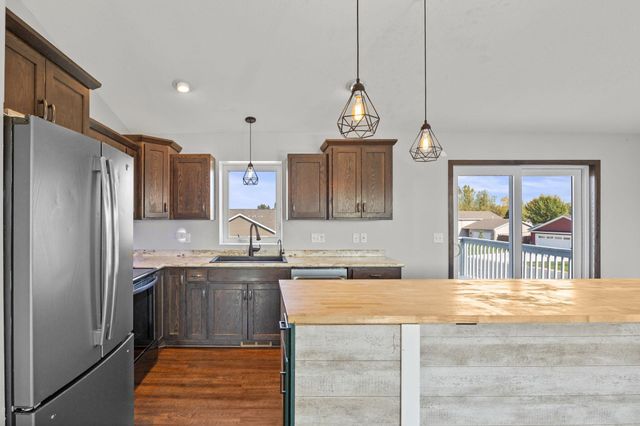 197 Eau Claire Avenue SE, Hutchinson, MN 55350