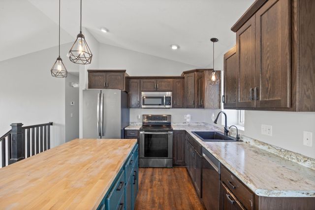 197 Eau Claire Avenue SE, Hutchinson, MN 55350