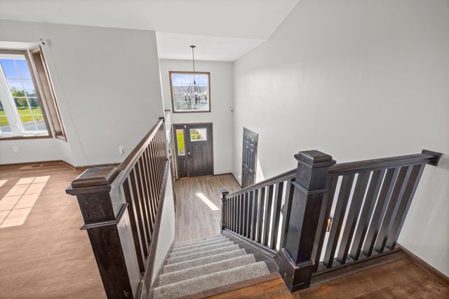 197 Eau Claire Avenue SE, Hutchinson, MN 55350