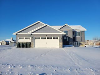 197 Eau Claire Avenue SE, Hutchinson, MN 55350