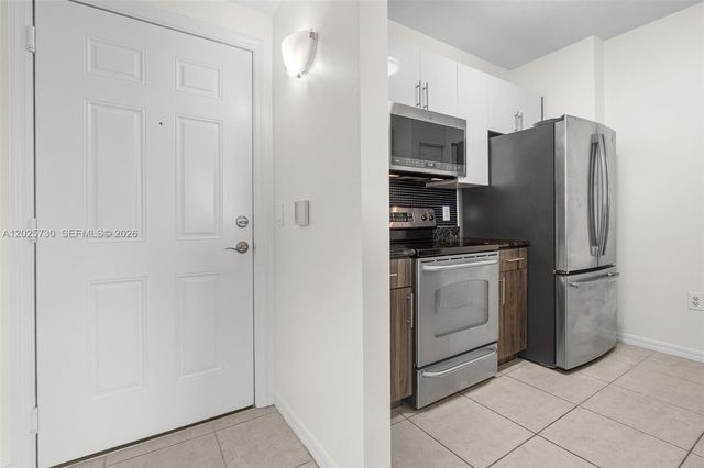 2421 NE 65th St 408, Fort Lauderdale, FL 33308