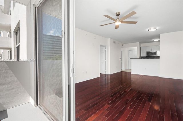 2421 NE 65th St 408, Fort Lauderdale, FL 33308