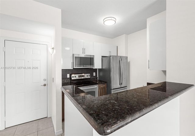 2421 NE 65th St 408, Fort Lauderdale, FL 33308