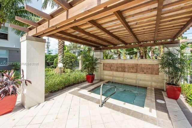2421 NE 65th St 408, Fort Lauderdale, FL 33308