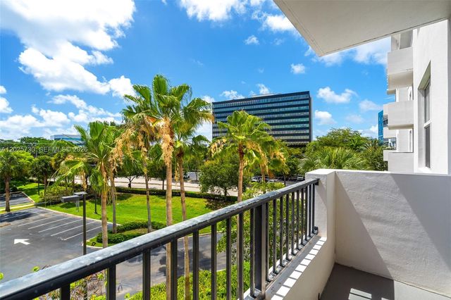 2421 NE 65th St 408, Fort Lauderdale, FL 33308