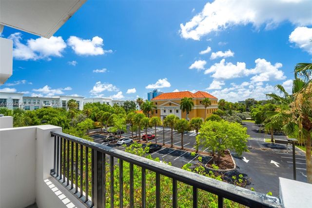 2421 NE 65th St 408, Fort Lauderdale, FL 33308
