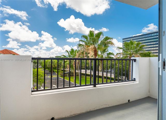 2421 NE 65th St 408, Fort Lauderdale, FL 33308