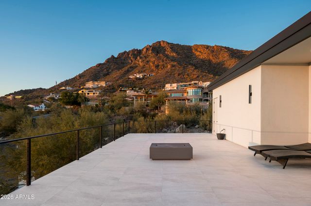 4725 N 56TH Street, Phoenix, AZ 85018
