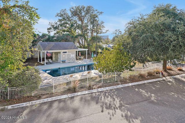 612 W Brown Street Apt B, Southport, NC 28461