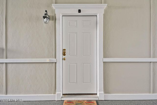 612 W Brown Street Apt B, Southport, NC 28461