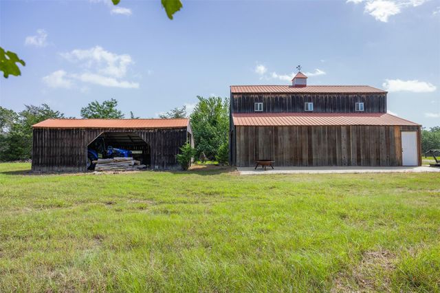 200 Fayetteville Farms, Fayetteville, TX 78940