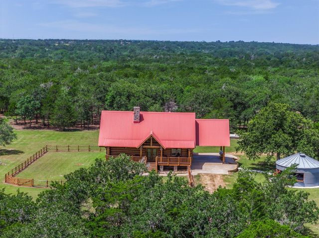 200 Fayetteville Farms, Fayetteville, TX 78940