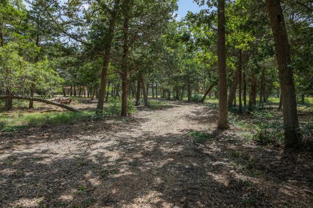 200 Fayetteville Farms, Fayetteville, TX 78940