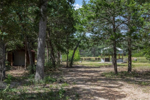 200 Fayetteville Farms, Fayetteville, TX 78940