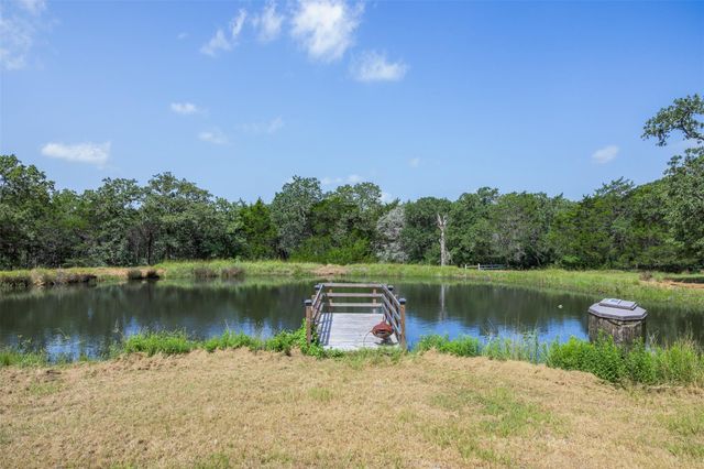 200 Fayetteville Farms, Fayetteville, TX 78940