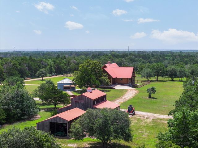 200 Fayetteville Farms, Fayetteville, TX 78940