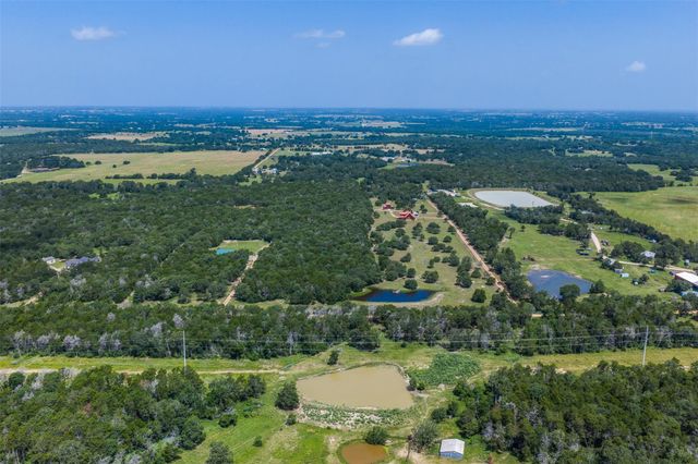 200 Fayetteville Farms, Fayetteville, TX 78940