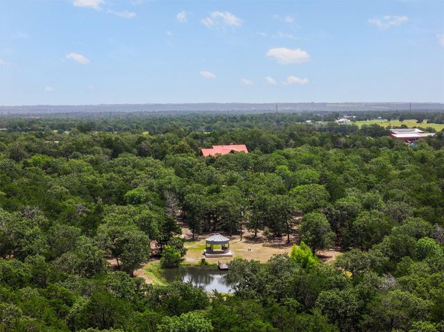 200 Fayetteville Farms, Fayetteville, TX 78940