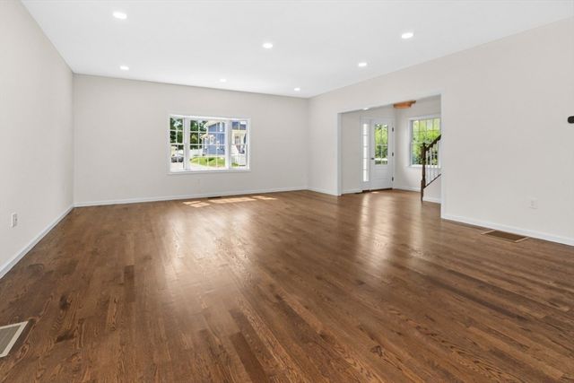 11 Kernwood Ave, Beverly, MA 01915