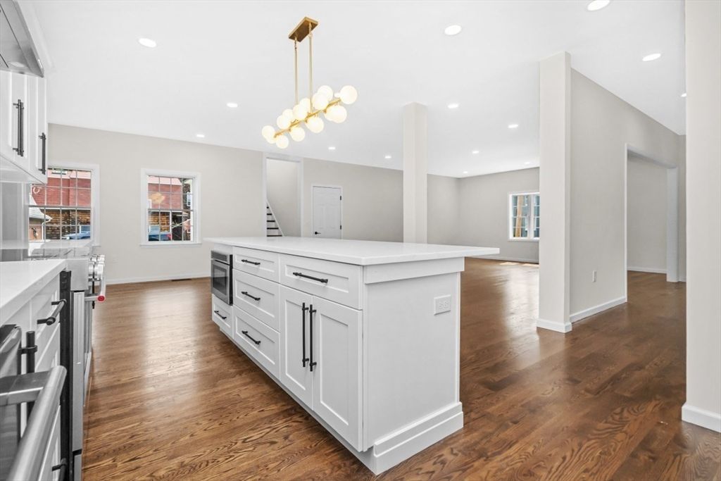 11 Kernwood Ave, Beverly, MA 01915