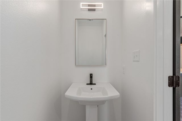 704 Eisenhower, College Station, TX 77840